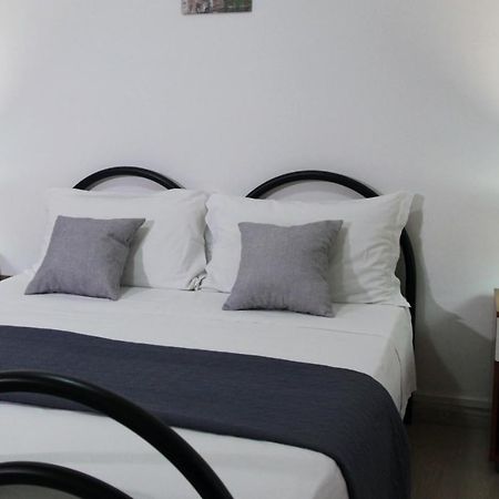 וילאפיאנה Residence Torre Saracena מראה חיצוני תמונה